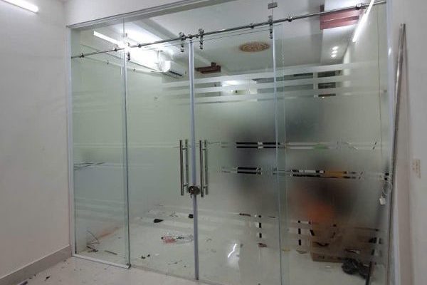 Cửa kính cường lực lùa 2 cánh